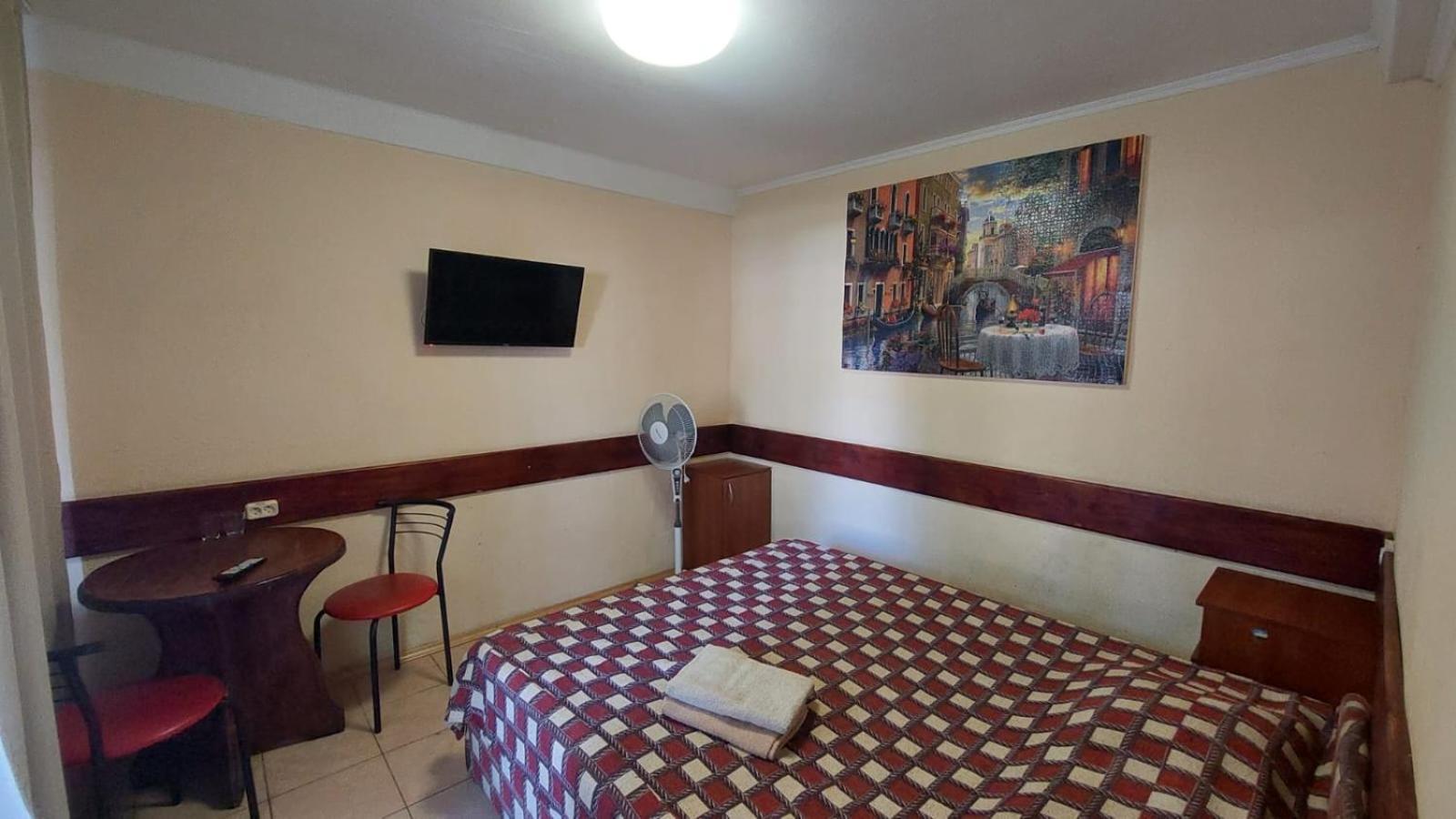 Hotel Desna KUT Kiev Buitenkant foto