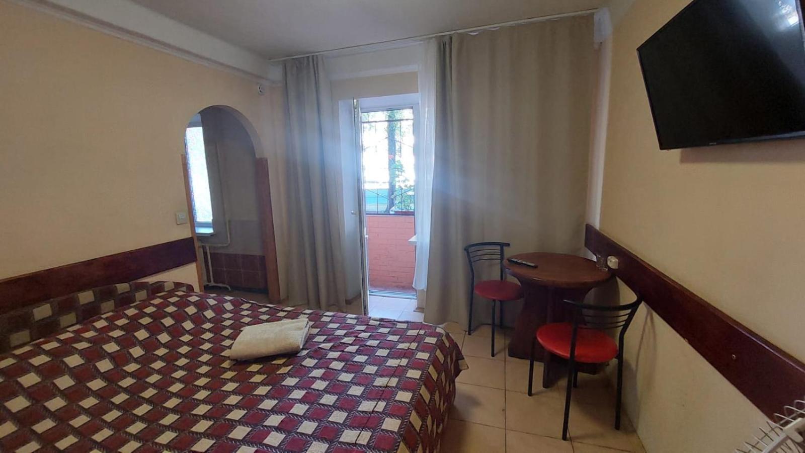 Hotel Desna KUT Kiev Buitenkant foto