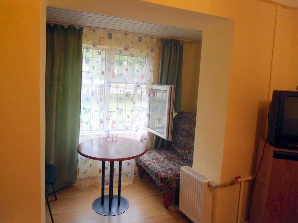 Hotel Desna KUT Kiev Buitenkant foto