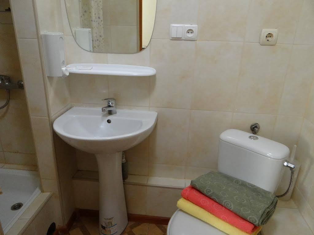 Hotel Desna KUT Kiev Buitenkant foto
