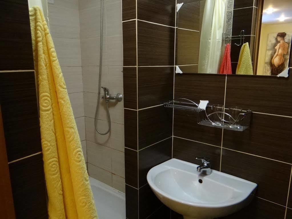 Hotel Desna KUT Kiev Buitenkant foto