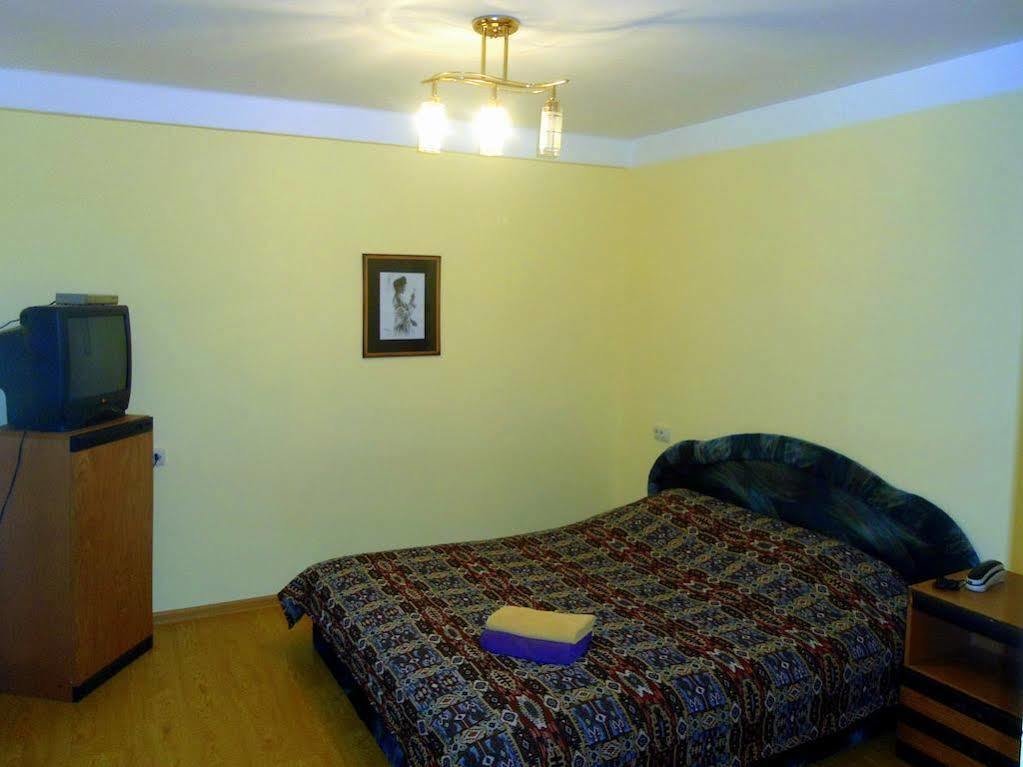 Hotel Desna KUT Kiev Buitenkant foto
